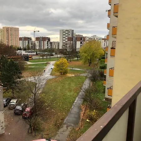 Bazylianska, Metro Brodno Warschau