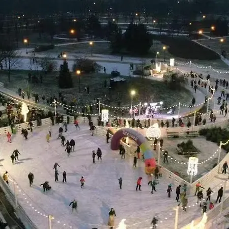 Bazylianska, Metro Brodno アパート