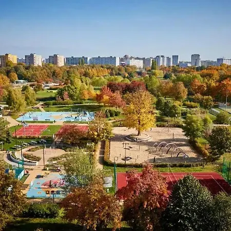 Bazylianska, Metro Brodno 아파트