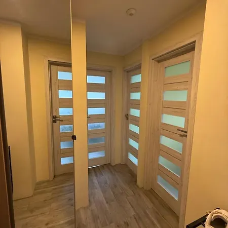 Apartment Bazylianska, Metro Brodno