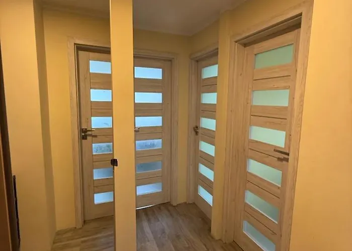 Lejlighed Bazylianska, Metro Brodno