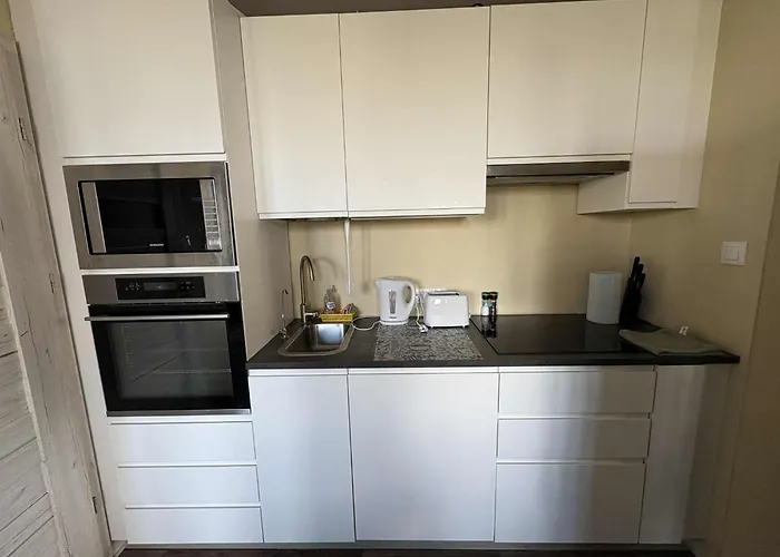 Bazylianska, Metro Brodno Varsavia