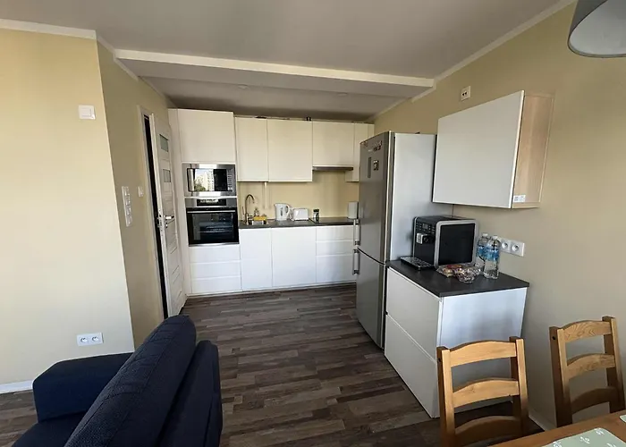 Bazylianska, Metro Brodno