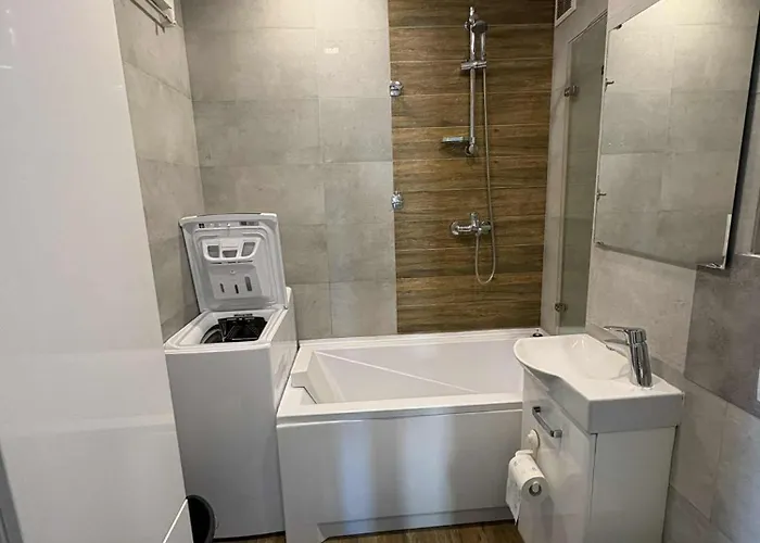 Bazylianska, Metro Brodno * ורשה