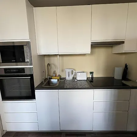 Bazylianska, Metro Brodno Varšava